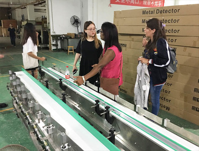 外國(guó)客戶參觀指導(dǎo) 矩正公司喜迎外賓來(lái)訪，深化代理代辦合作